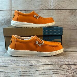NWT and box Hey Dude kid shoes size 13c Wendy fiesta orange and white unisex